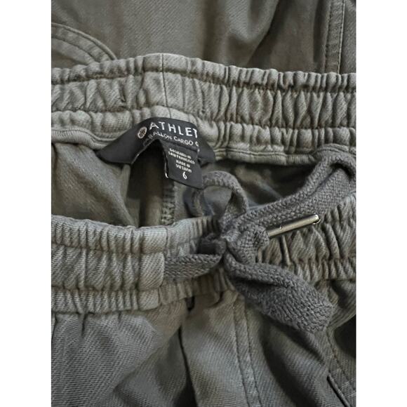 Athleta Farallon Cargo Crop Pants. Cypress color. EUC. Worn once. Size 6 - Picture 13 of 13